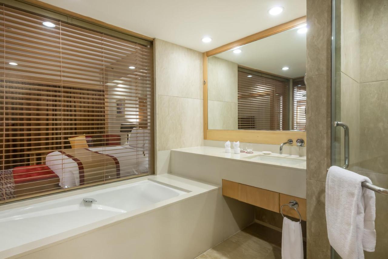 Crowne Plaza Zhanjiang Kang Yi, An Ihg Hotel Exterior foto